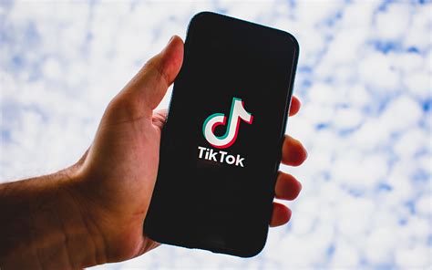 How to Add Music to TikTok from Phone: A Comprehensive Guide with Insightful Views